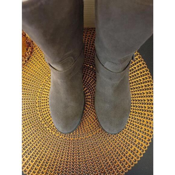 Vince Camuto Whyla Suede Booties Size 7.5 - Picture 3 of 9